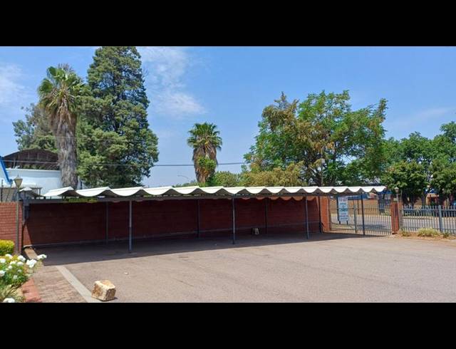 BUSINESS FOR SALE IN DIE HOEWES